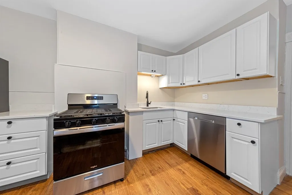2 bed, 1 bath apartment for rent at 157 Cambridge St Unit 2, East Cambridge — photo 4 of 9