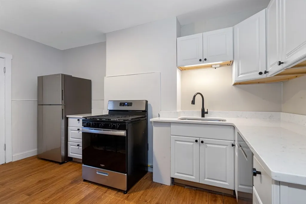 2 bed, 1 bath apartment for rent at 157 Cambridge St Unit 2, East Cambridge — photo 3 of 9