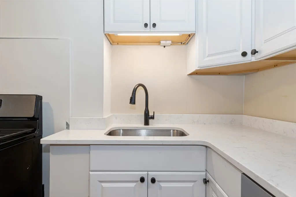 2 bed, 1 bath apartment for rent at 157 Cambridge St Unit 2, East Cambridge — photo 6 of 9