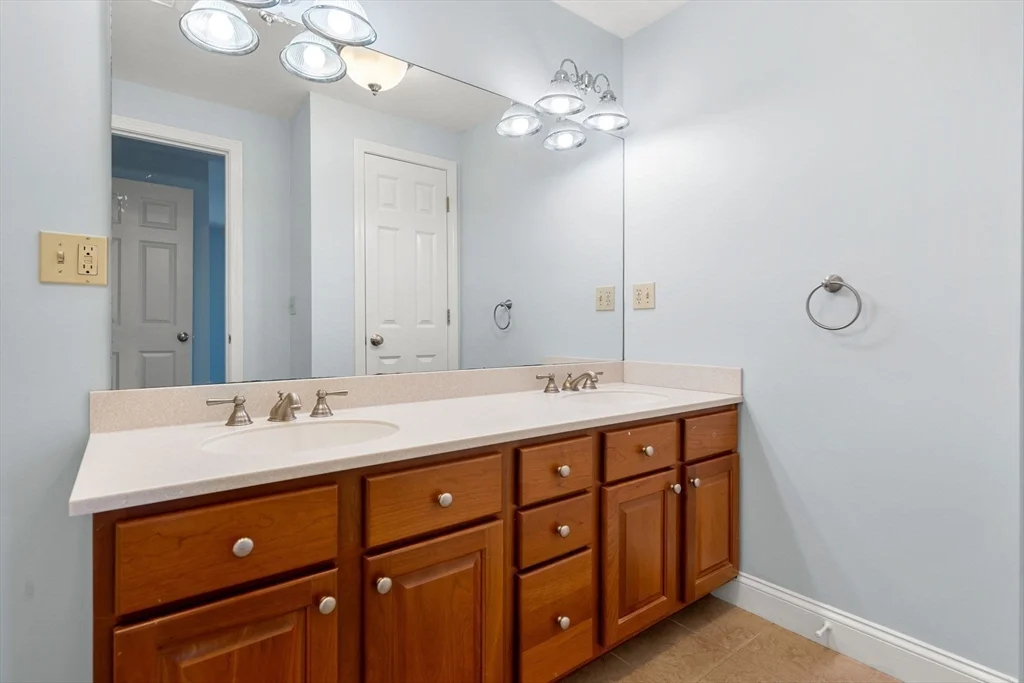 3 bed, 3 bath apartment for rent at 157 Clay St Unit 157, Wollaston — photo 18 of 25