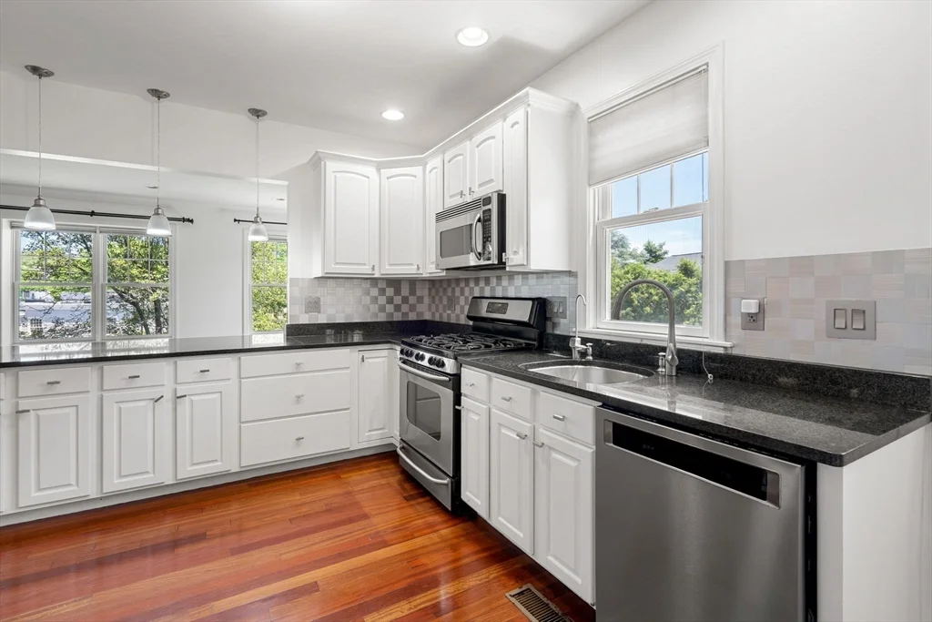 3 bed, 3 bath apartment for rent at 157 Clay St Unit 157, Wollaston — photo 6 of 25