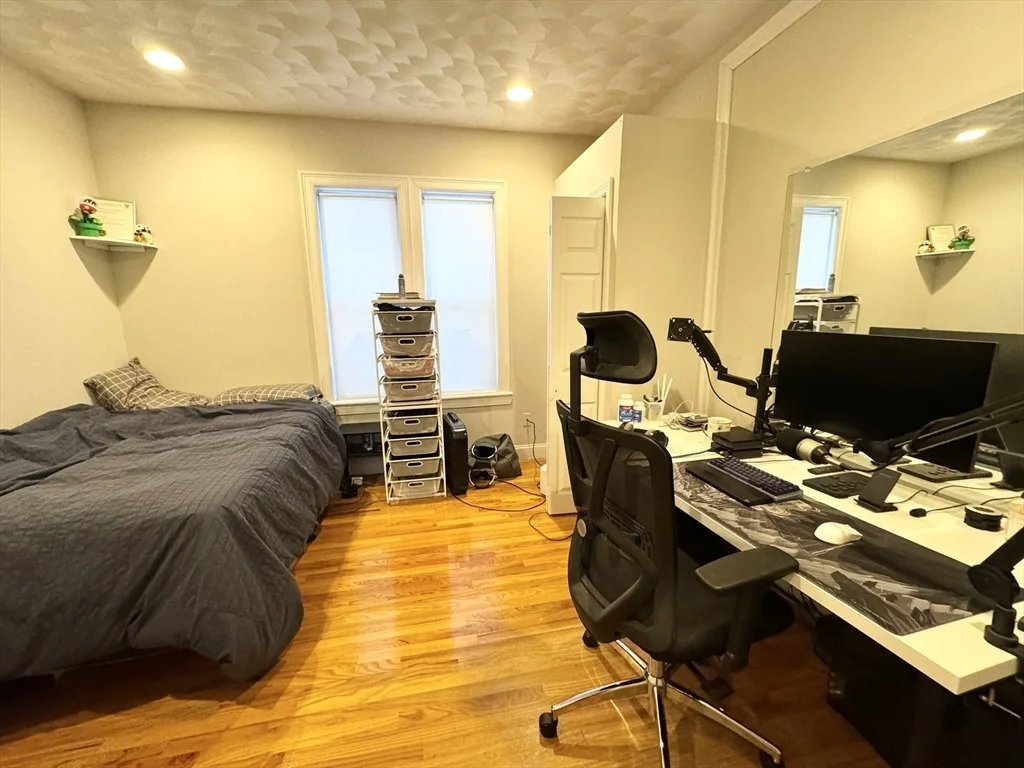 4 bed, 2 bath apartment for rent at 157 East Cottage Unit 1, Dorchester — photo 3 of 16
