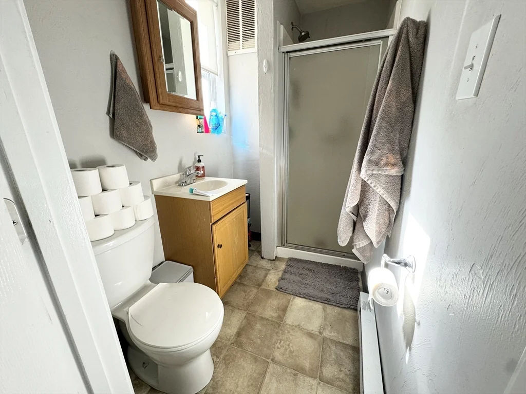 4 bed, 2 bath apartment for rent at 157 East Cottage Unit 1, Dorchester — photo 8 of 16