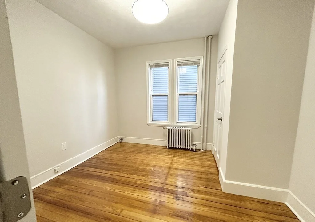 4 bed, 2 bath apartment for rent at 157 East Cottage Unit 1, Dorchester — photo 13 of 16