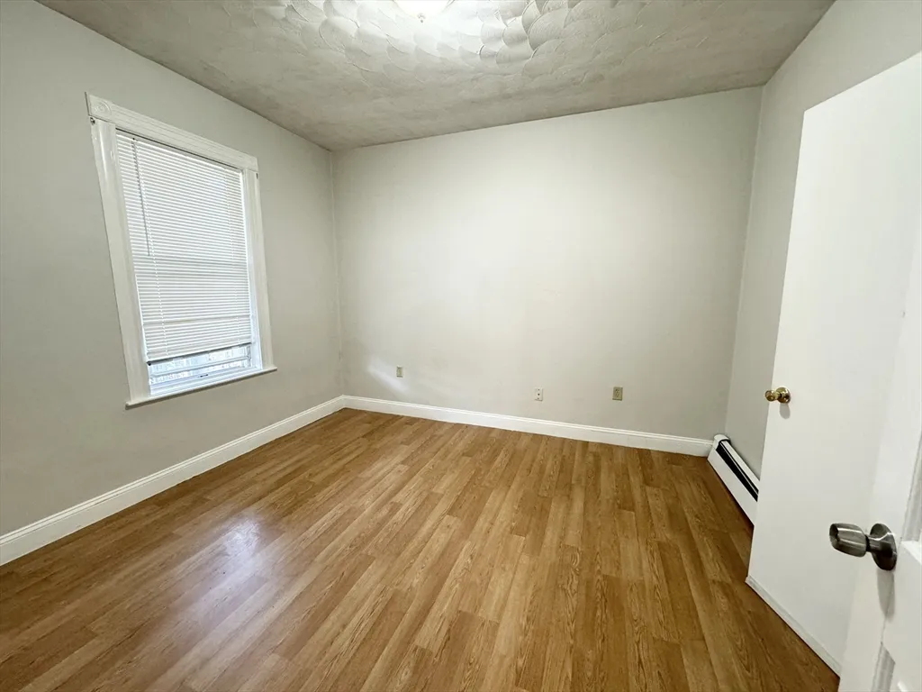 4 bed, 2 bath apartment for rent at 157 East Cottage Unit 2, Dorchester — photo 6 of 7