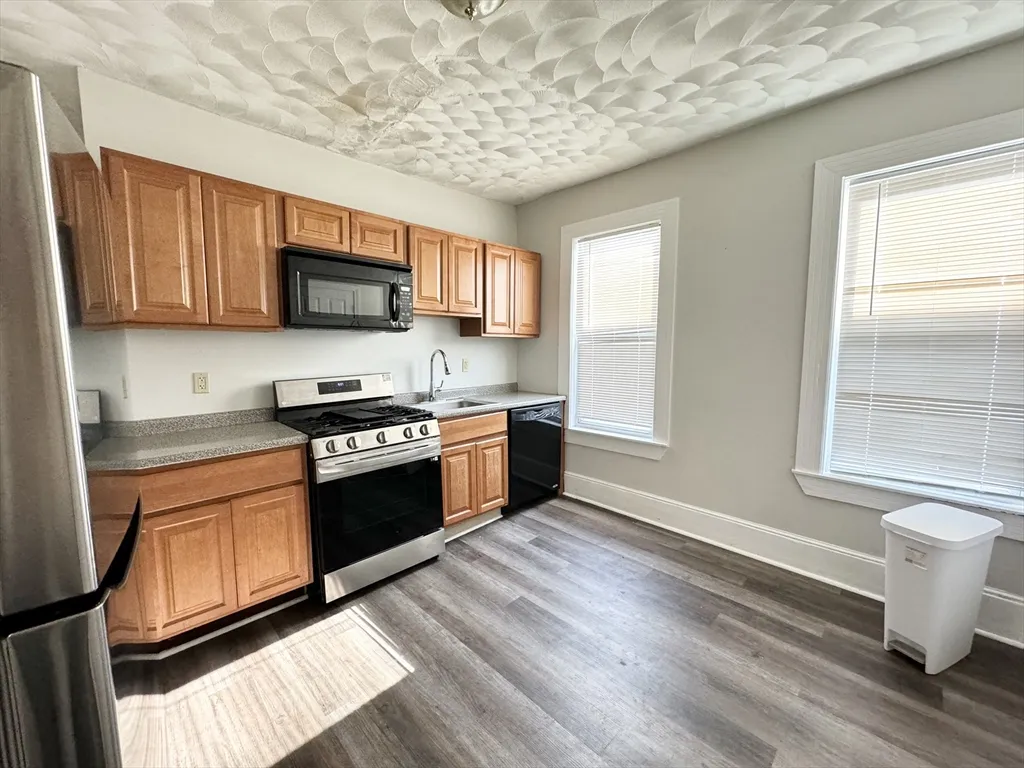 4 bed, 2 bath apartment for rent at 157 East Cottage Unit 2, Dorchester — photo 1 of 7