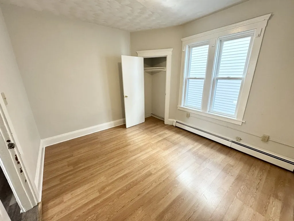 4 bed, 2 bath apartment for rent at 157 East Cottage Unit 2, Dorchester — photo 4 of 7