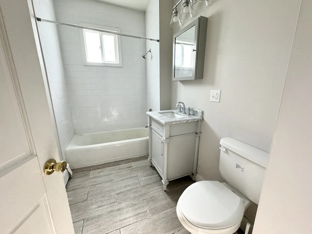 4 bed, 2 bath apartment for rent at 157 East Cottage Unit 2, Dorchester — photo 7 of 7