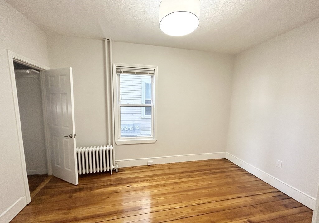 4 bed, 2 bath apartment for rent at 157 East Cottage Unit 3, Dorchester — photo 6 of 9