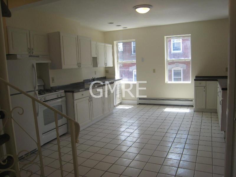 4 bed, 2 bath apartment for rent at 157 Endicott St Unit 4R, North End