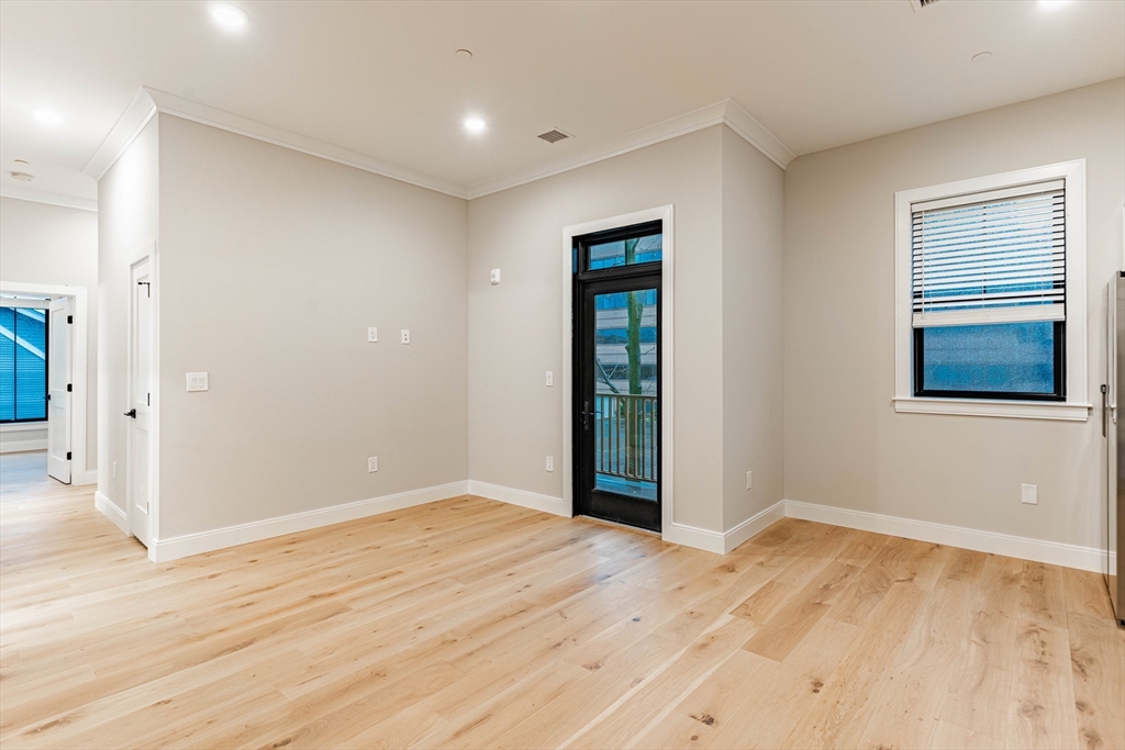 3 bed, 2 bath apartment for rent at 157 Everett St Unit 204, Allston — photo 3 of 8