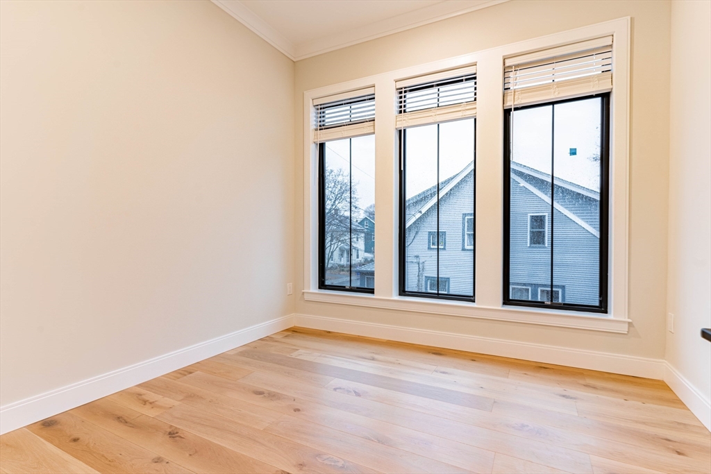 3 bed, 2 bath apartment for rent at 157 Everett St Unit 204, Allston — photo 4 of 8