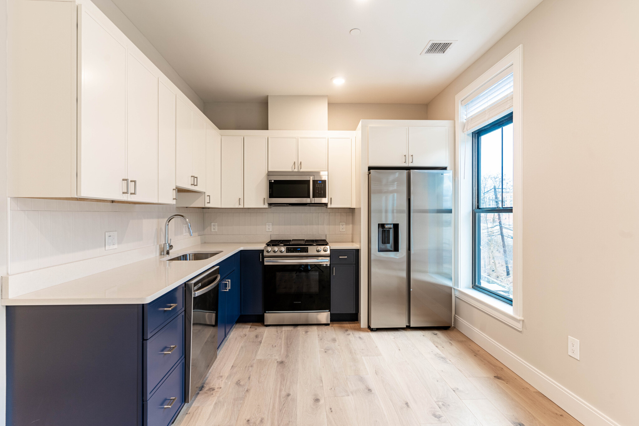 2 bed, 2 bath apartment for rent at 157 Everett St Unit 301, Allston — photo 2 of 12