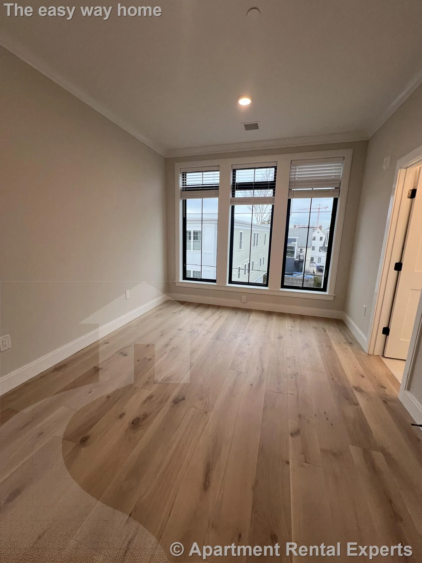 4 bed, 3 bath apartment for rent at 157 Everett St Unit 302, Allston — photo 8 of 11