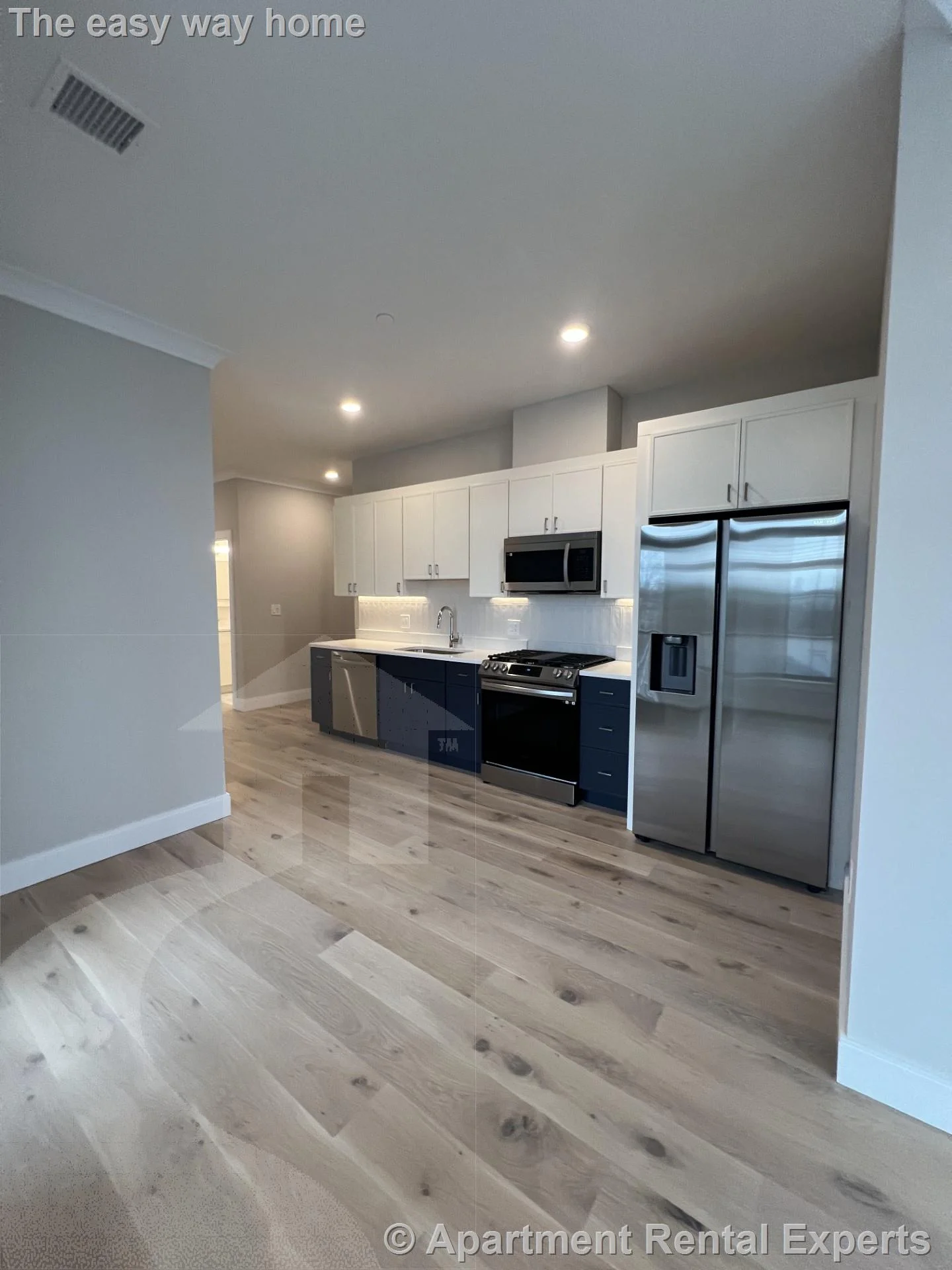4 bed, 3 bath apartment for rent at 157 Everett St Unit 302, Allston — photo 6 of 11