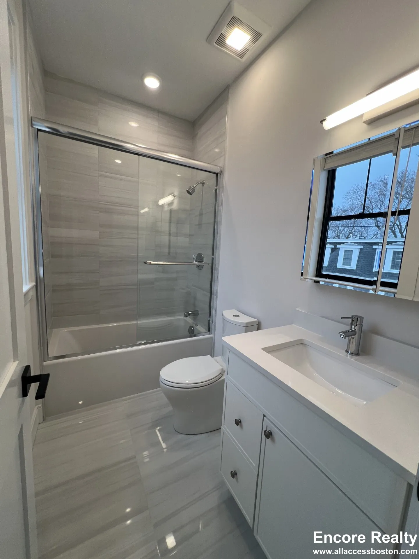 4.5 bed, 3 bath apartment for rent at 157 Everett St Unit 302M, Allston — photo 10 of 35