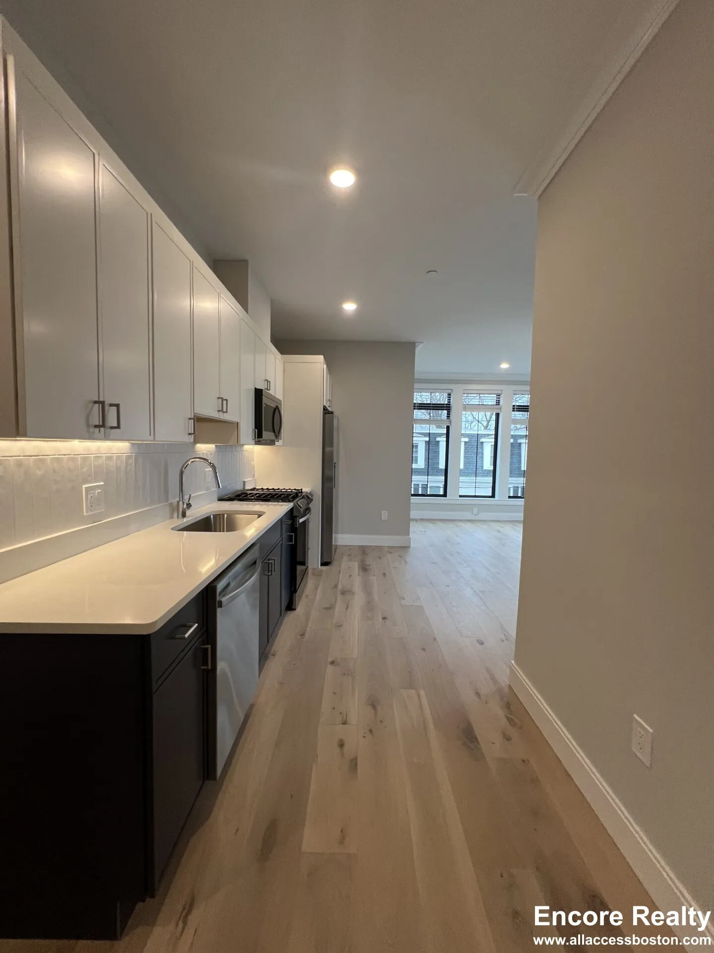 4.5 bed, 3 bath apartment for rent at 157 Everett St Unit 302M, Allston — photo 4 of 35