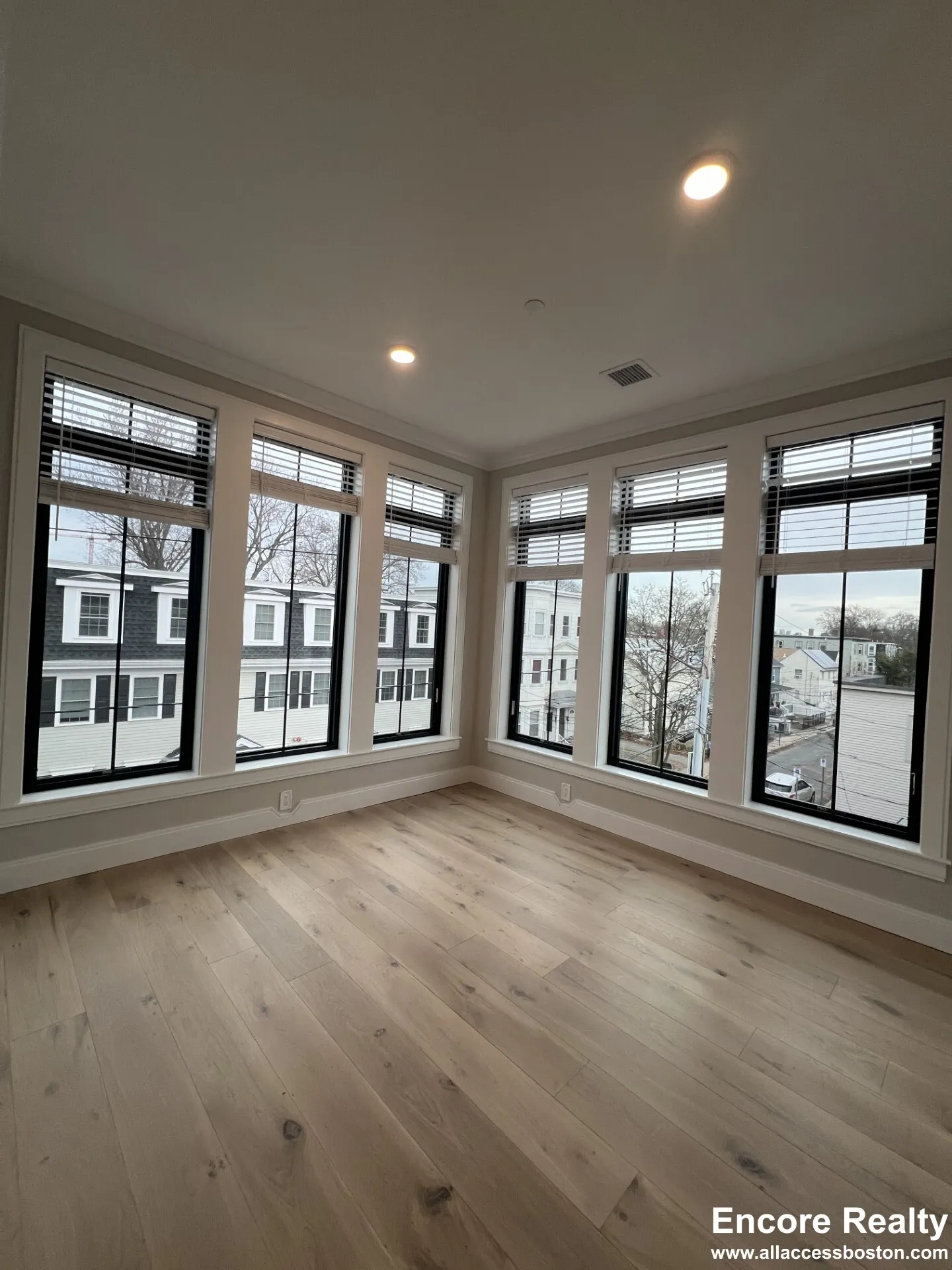 4.5 bed, 3 bath apartment for rent at 157 Everett St Unit 302M, Allston — photo 5 of 35
