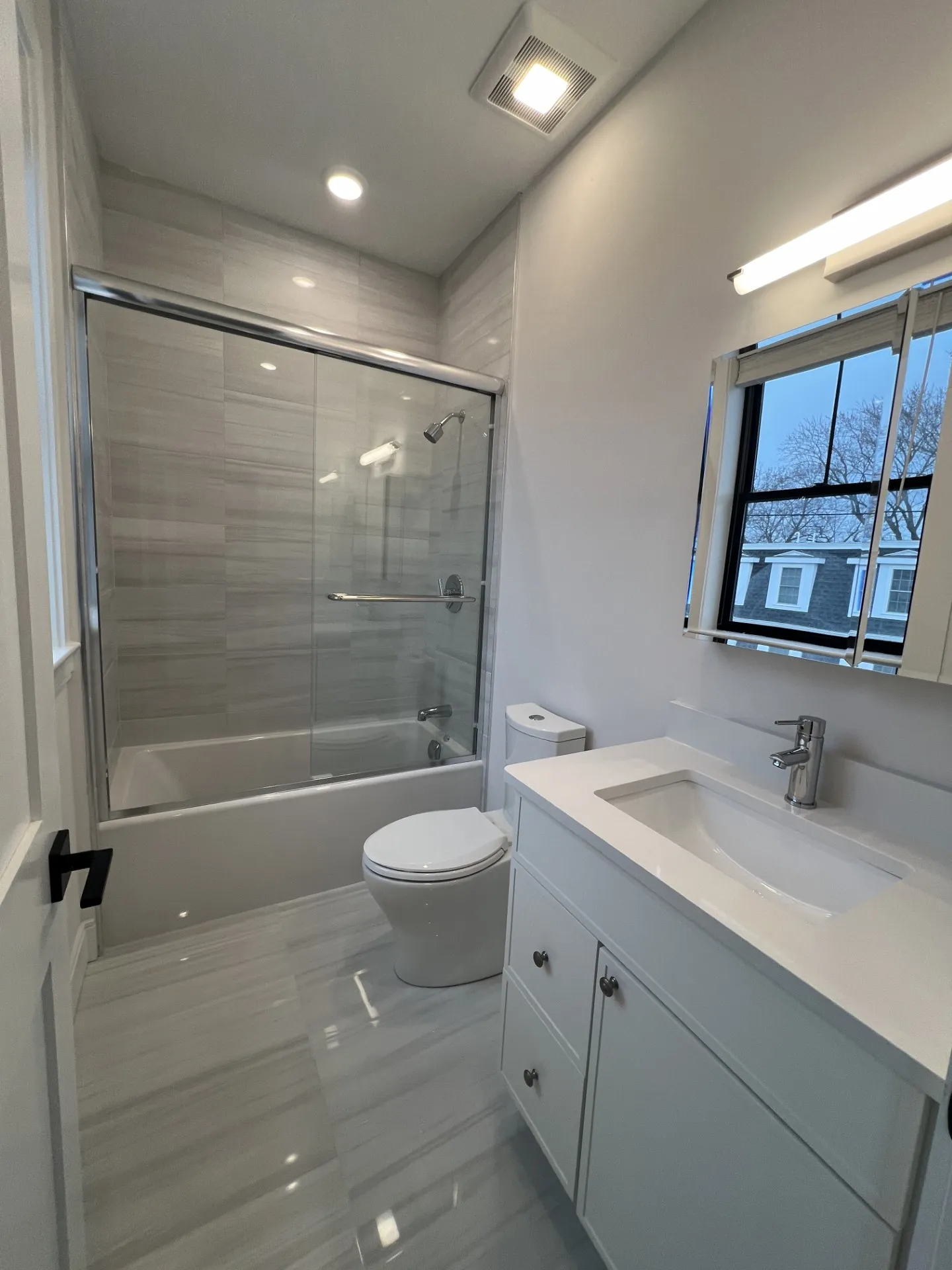 4.5 bed, 3 bath apartment for rent at 157 Everett St Unit 302M, Allston — photo 27 of 35