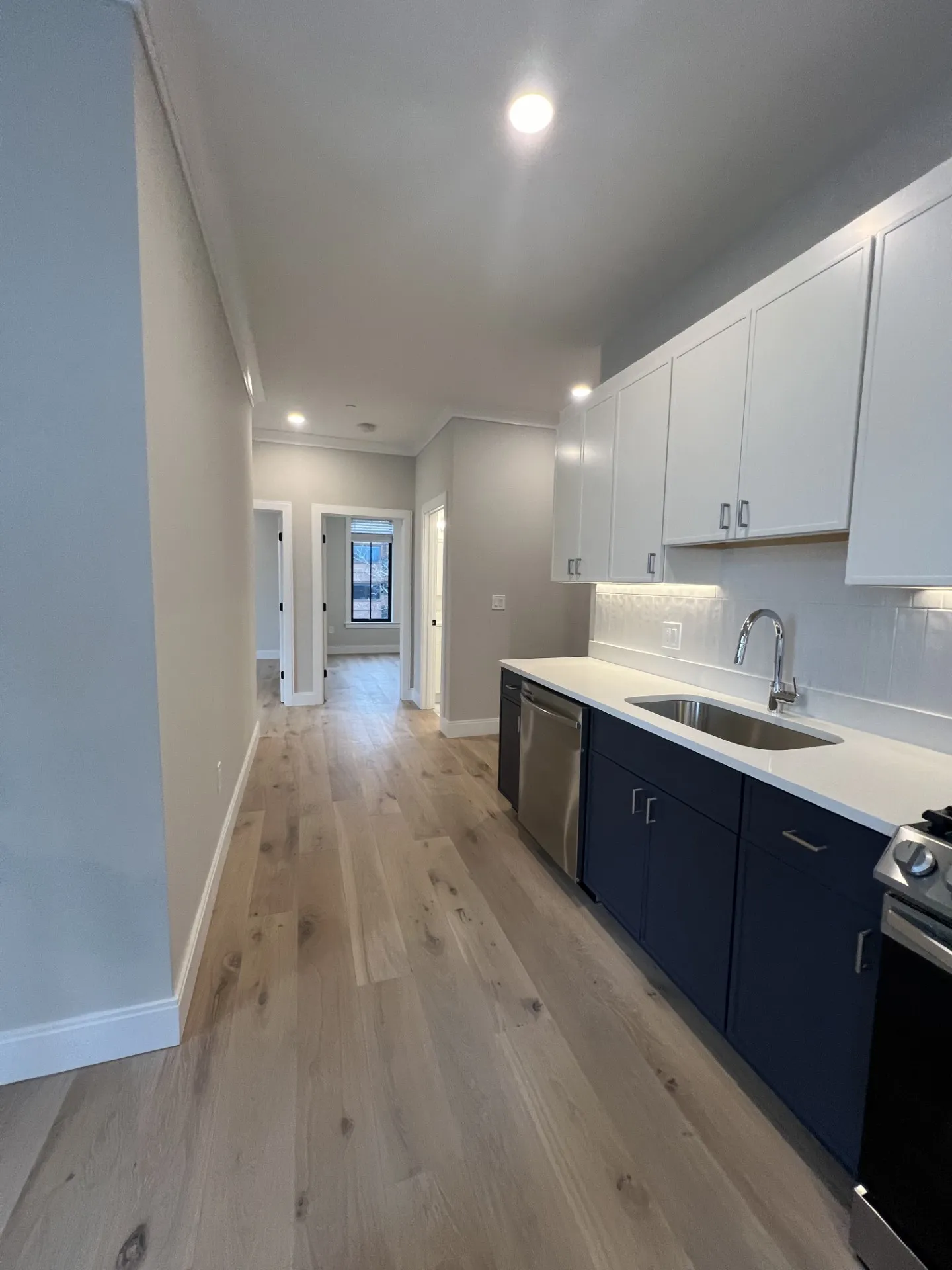 4.5 bed, 3 bath apartment for rent at 157 Everett St Unit 302M, Allston — photo 19 of 35