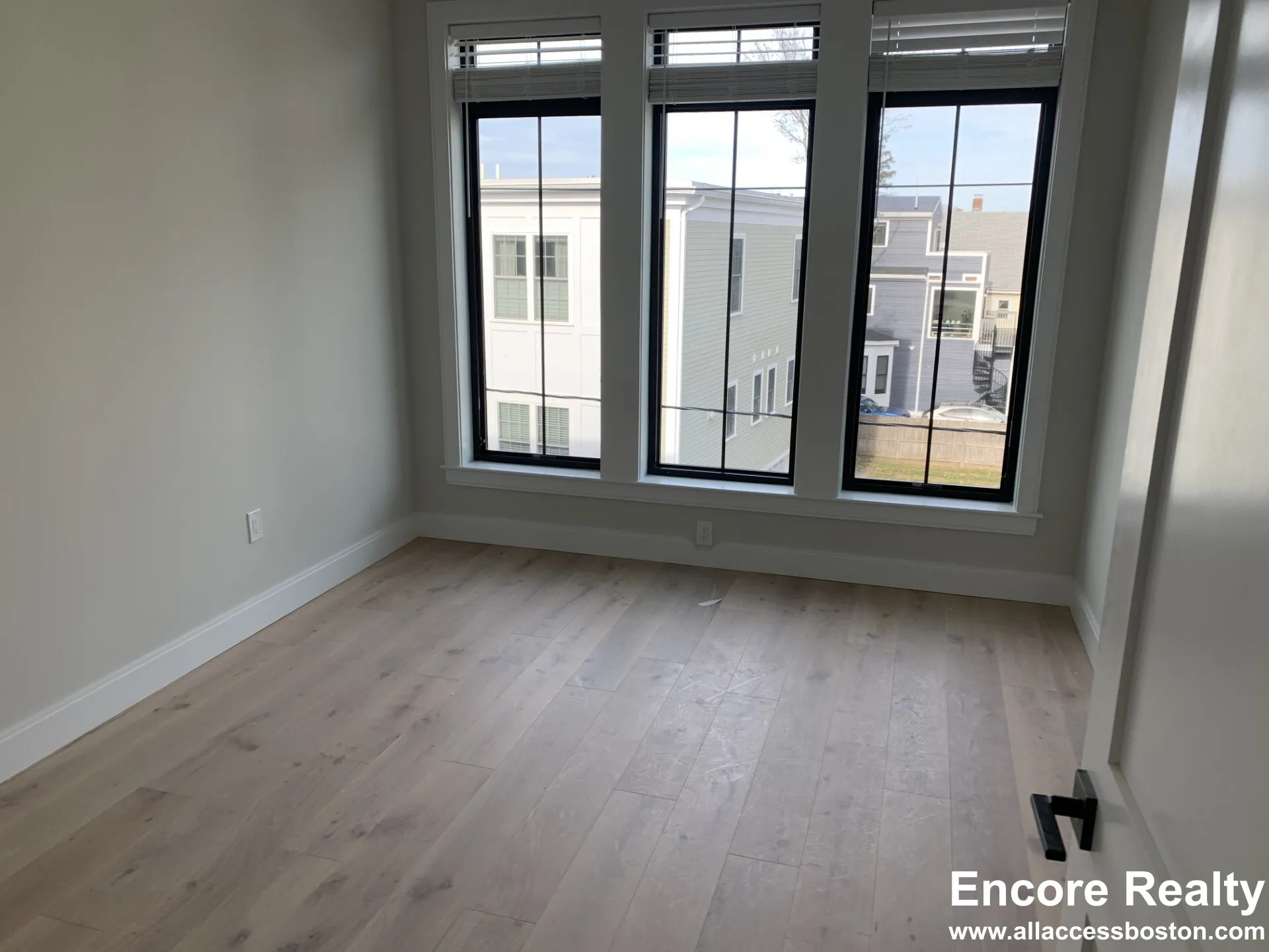 4.5 bed, 3 bath apartment for rent at 157 Everett St Unit 302M, Allston — photo 8 of 35