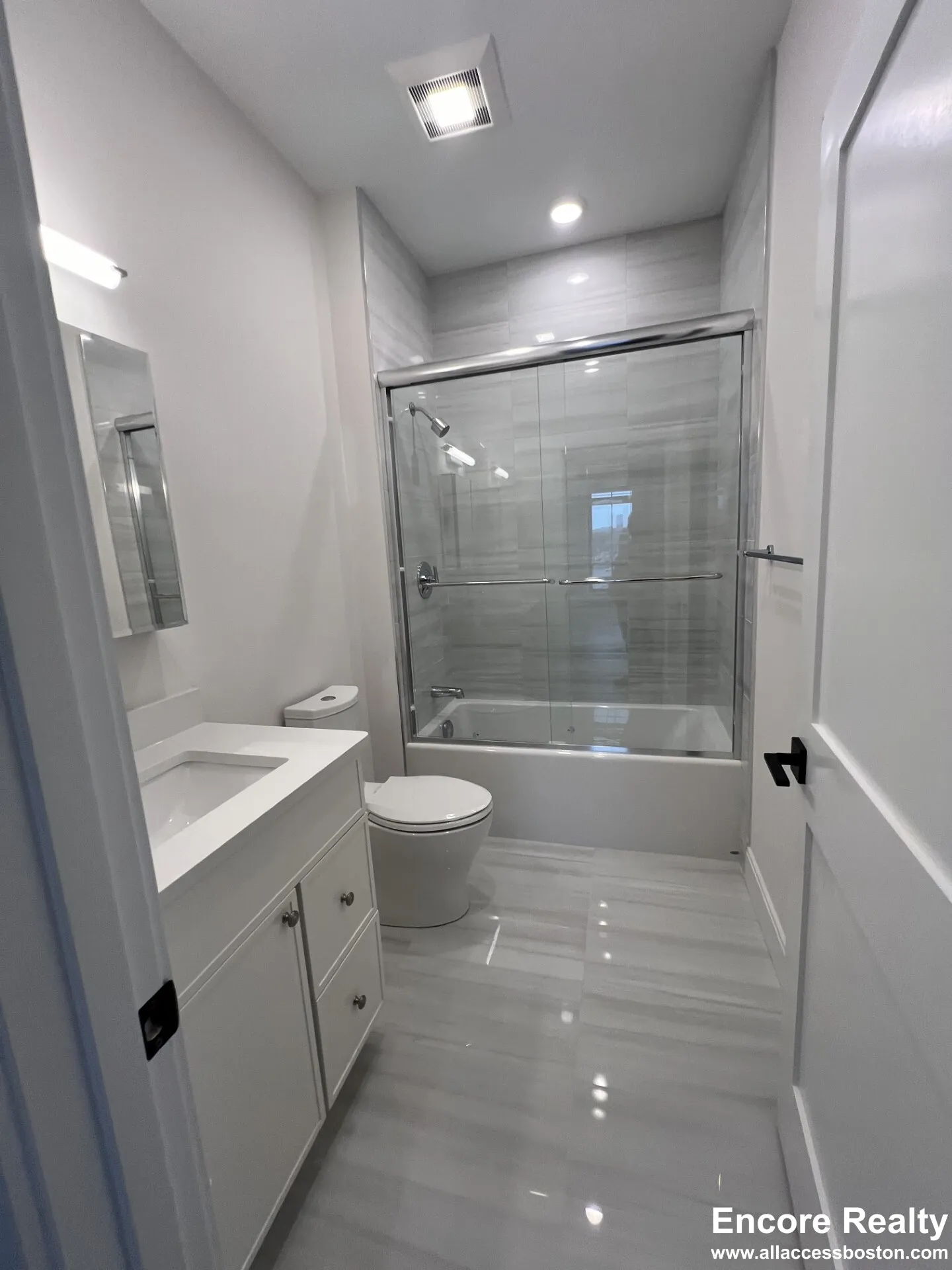 4.5 bed, 3 bath apartment for rent at 157 Everett St Unit 302M, Allston — photo 11 of 35