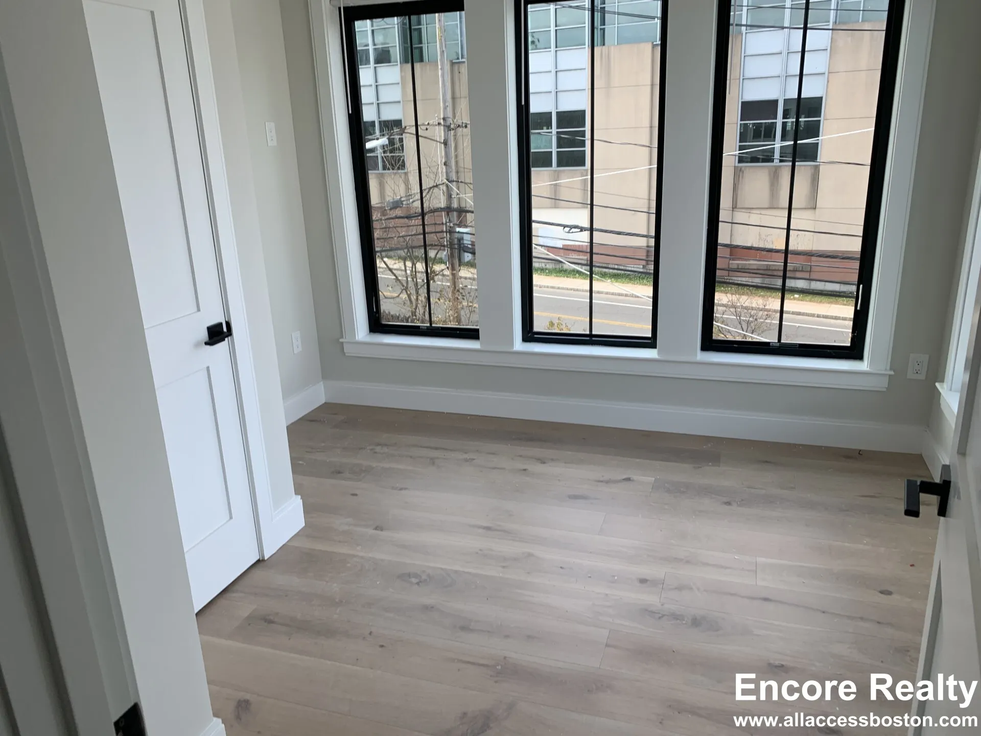 4 bed, 2.5 bath apartment for rent at 157 Everett St Unit 33, Allston — photo 4 of 31
