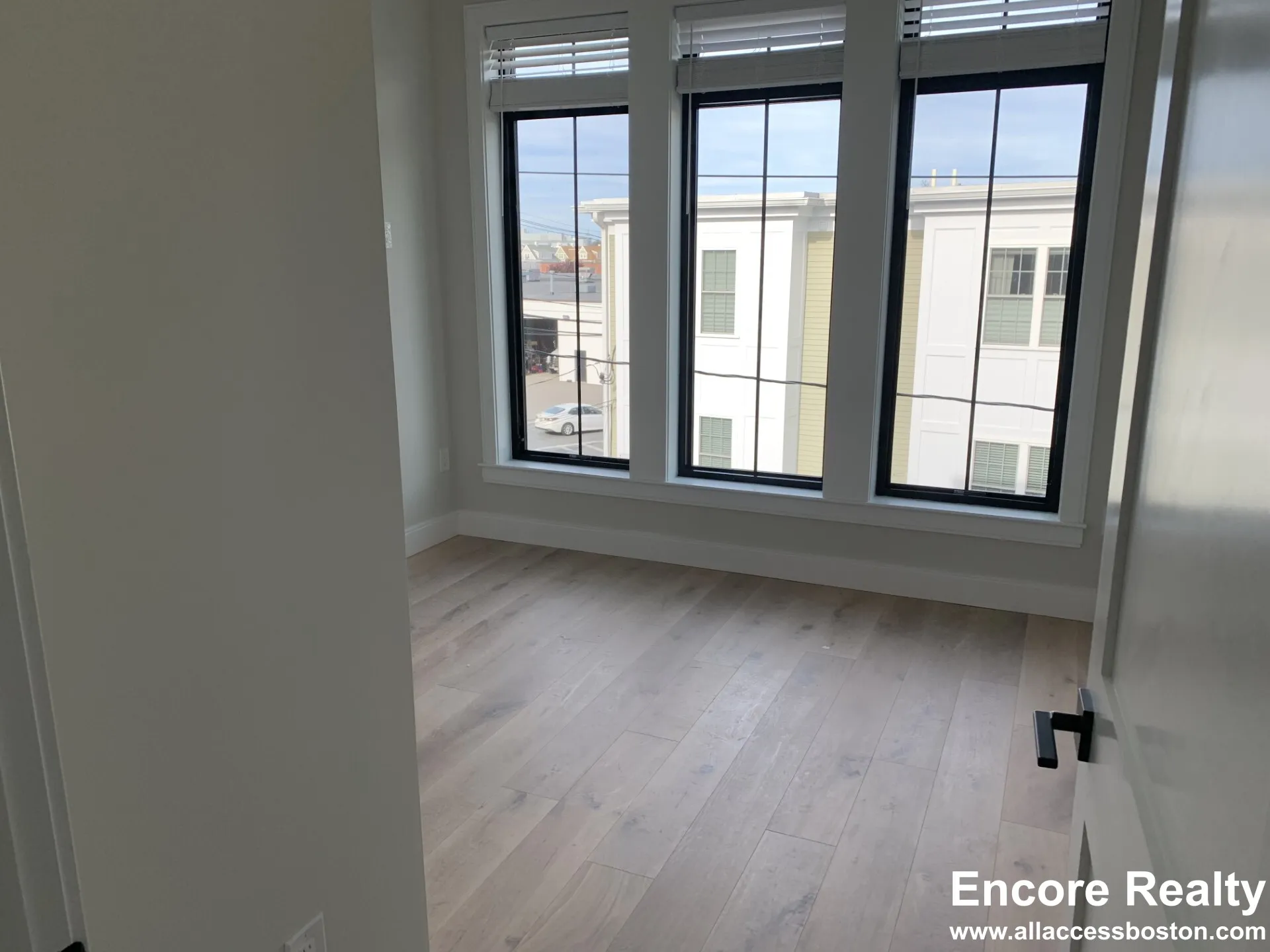 4 bed, 2.5 bath apartment for rent at 157 Everett St Unit 33, Allston — photo 5 of 31