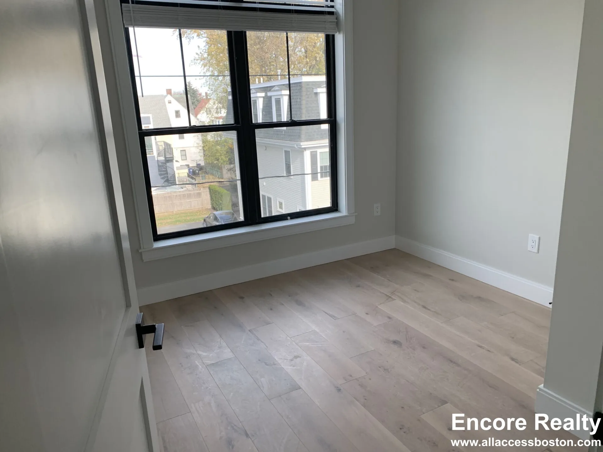 4 bed, 2.5 bath apartment for rent at 157 Everett St Unit 33, Allston — photo 3 of 31