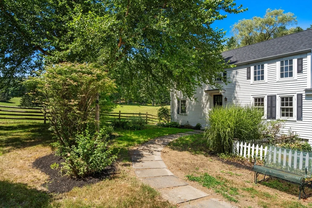 2 bed, 1 bath apartment for rent at 157 Farm Rd Unit 157, Sherborn — photo 2 of 28