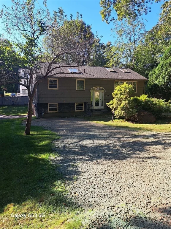 4 bed, 1 bath apartment for rent at 157 Floral St, Shrewsbury — photo 40 of 42