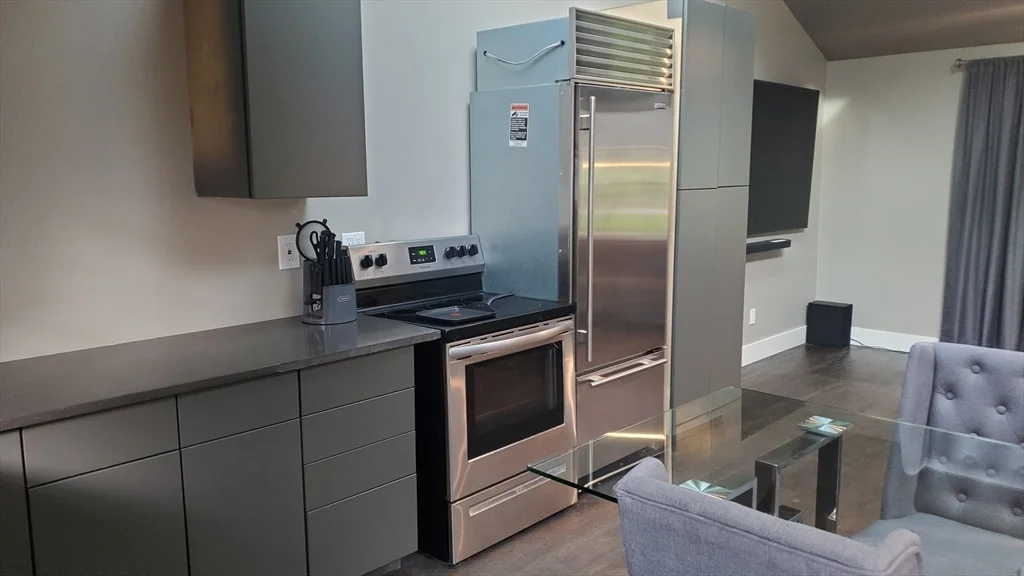 4 bed, 1 bath apartment for rent at 157 Floral St, Shrewsbury — photo 7 of 42