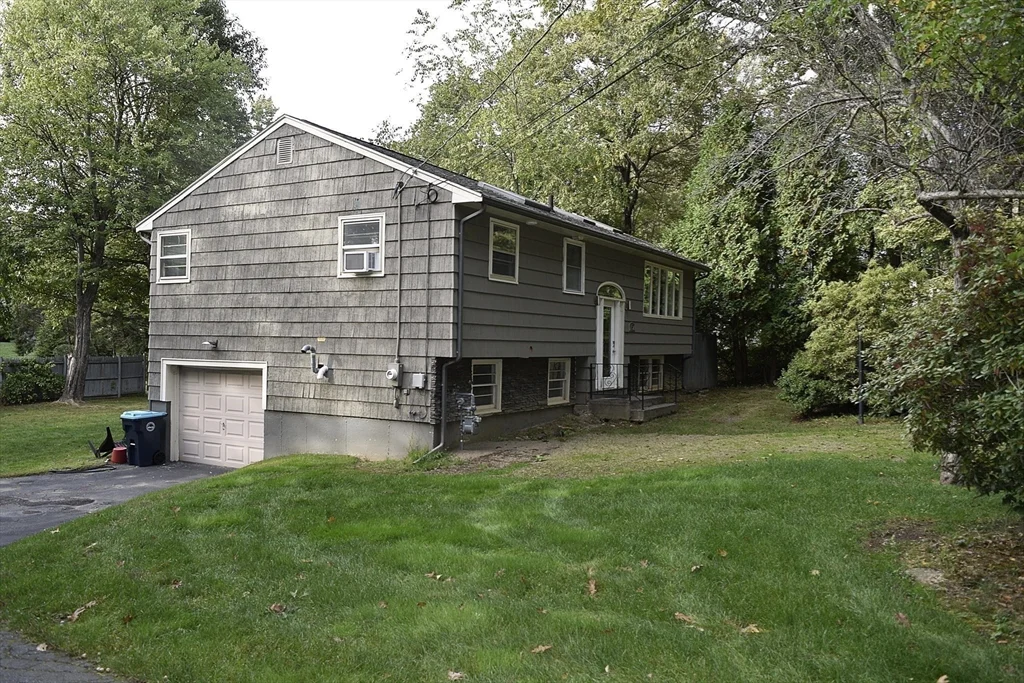4 bed, 1 bath apartment for rent at 157 Floral St, Shrewsbury — photo 6 of 42