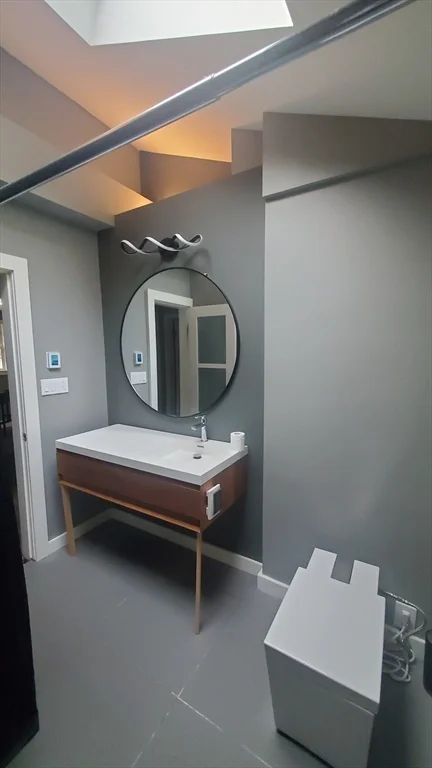 4 bed, 1 bath apartment for rent at 157 Floral St, Shrewsbury — photo 17 of 42