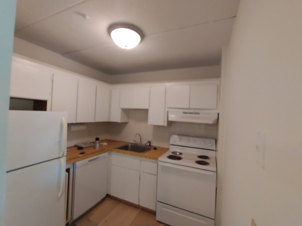 1 bed, 1 bath apartment for rent at 157 Franklin St Unit C7, Stoneham — photo 3 of 18