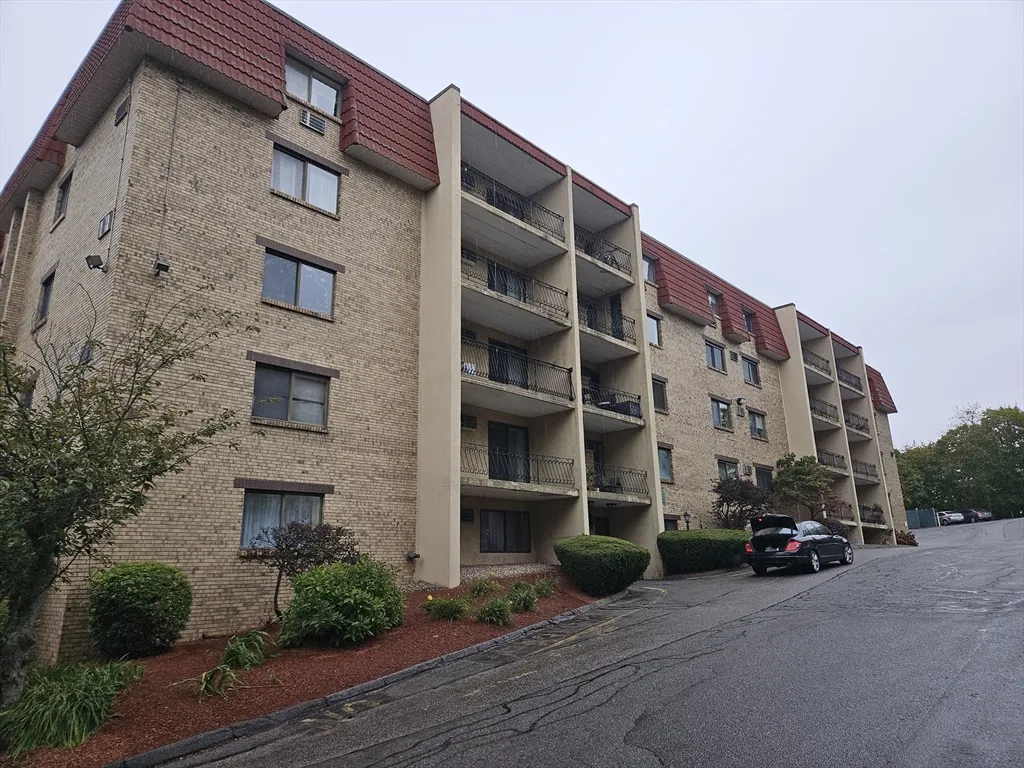 2 bed, 1 bath apartment for rent at 157 Franklin St Unit D1, Stoneham — photo 16 of 16