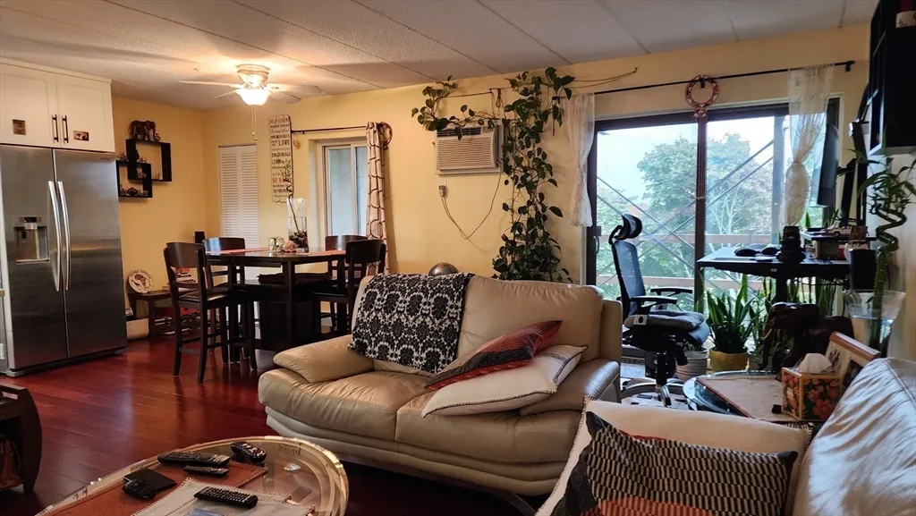 2 bed, 1 bath apartment for rent at 157 Franklin St Unit D1, Stoneham — photo 6 of 16