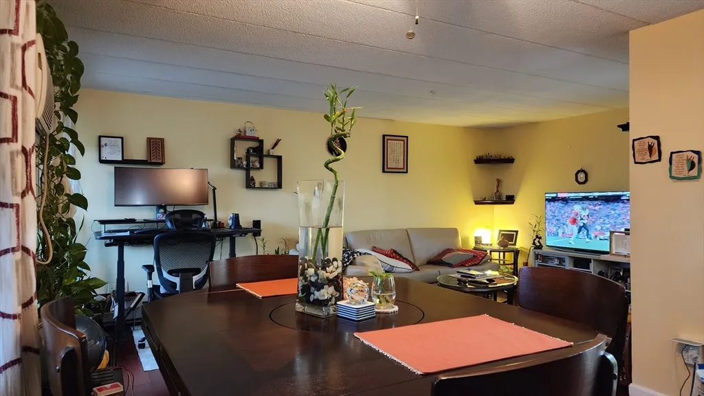 2 bed, 1 bath apartment for rent at 157 Franklin St Unit D1, Stoneham — photo 2 of 16