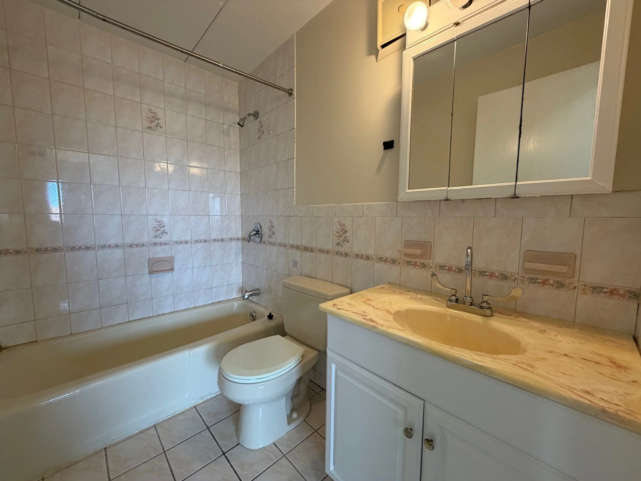 2 bed, 1 bath apartment for rent at 157 Franklin St Unit E4, Stoneham — photo 15 of 16