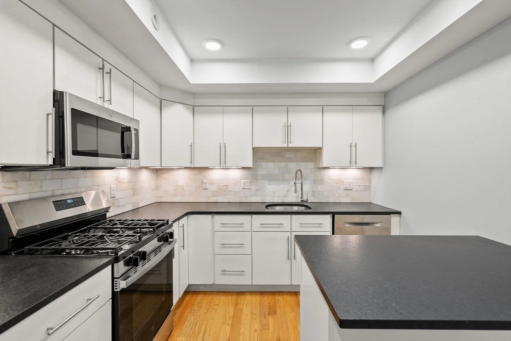 1 bed, 1 bath apartment for rent at 157 Hancock St Unit 2, Quincy — photo 2 of 25
