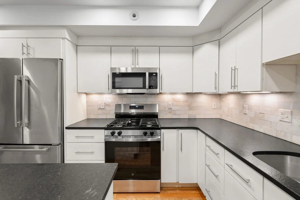 1 bed, 1 bath apartment for rent at 157 Hancock St Unit 2, Quincy