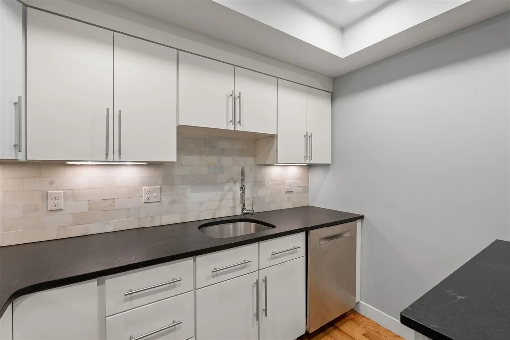 1 bed, 1 bath apartment for rent at 157 Hancock St Unit 2, Quincy — photo 5 of 25