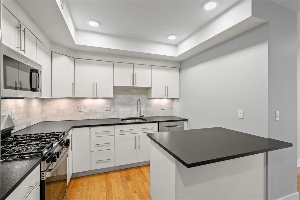 1 bed, 1 bath apartment for rent at 157 Hancock St Unit 2, Quincy — photo 4 of 25