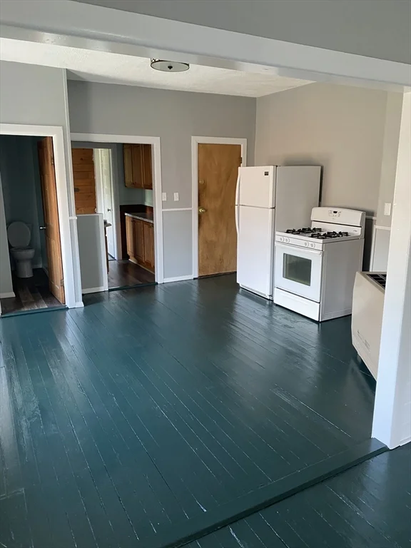 2 bed, 1 bath apartment for rent at 157 Hathaway St Unit 3W, Northwest — photo 2 of 17