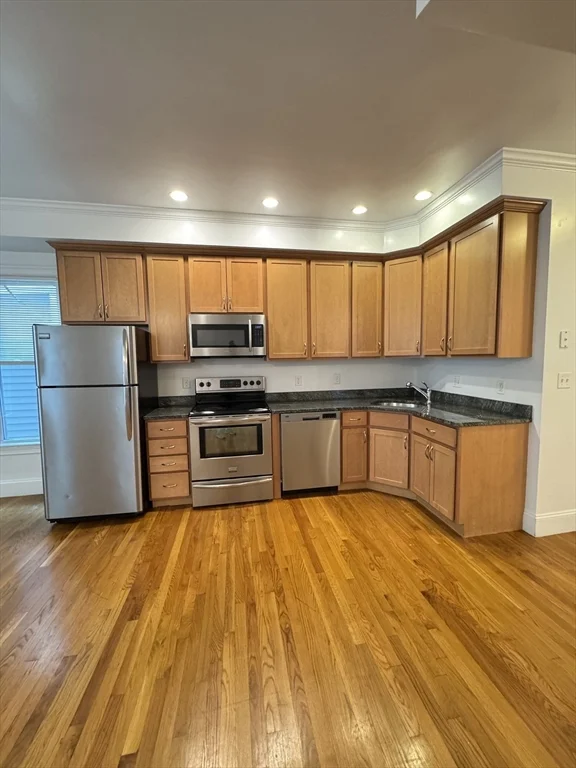 3 bed, 2 bath apartment for rent at 157 M St Unit 157-1, South Boston