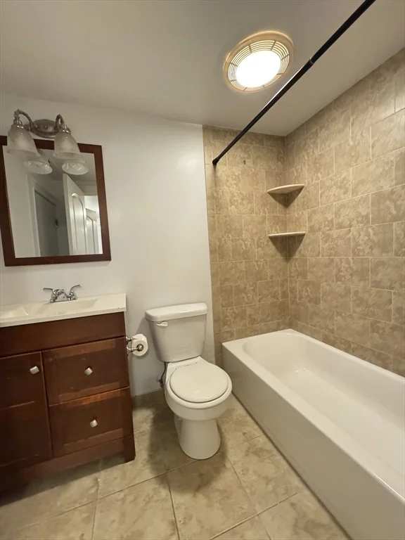 3 bed, 2 bath apartment for rent at 157 M St Unit 157-1, South Boston — photo 6 of 15