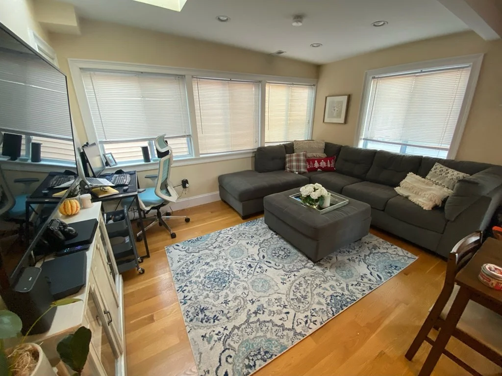 2 bed, 1 bath apartment for rent at 157 M St Unit 3, Boston — photo 5 of 9