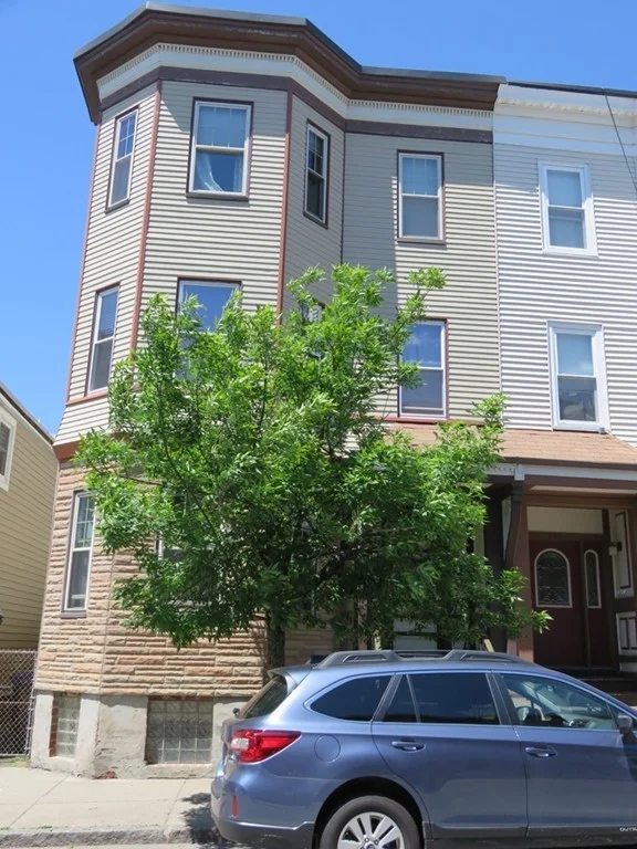 3 bed, 2 bath apartment for rent at 157 N St Unit A, South Boston — photo 11 of 11
