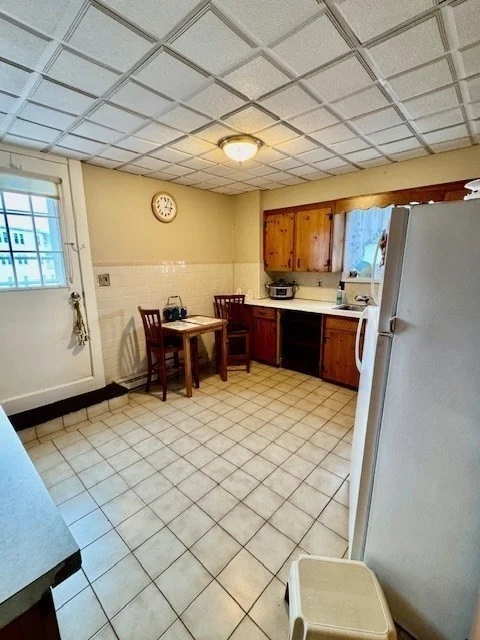 2 bed, 1 bath apartment for rent at 157 Nantasket Ave Unit 2, Hull — photo 4 of 8
