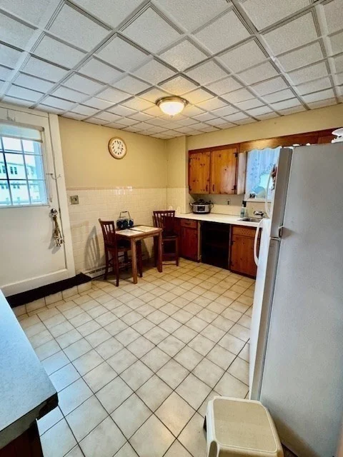3 bed, 1 bath apartment for rent at 157 Nantasket Ave Unit 3, Hull — photo 6 of 10